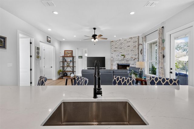 108 Monroe Upton CT, Blanco, TX 78606