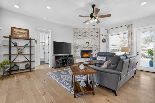 108 Monroe Upton CT, Blanco, TX 78606