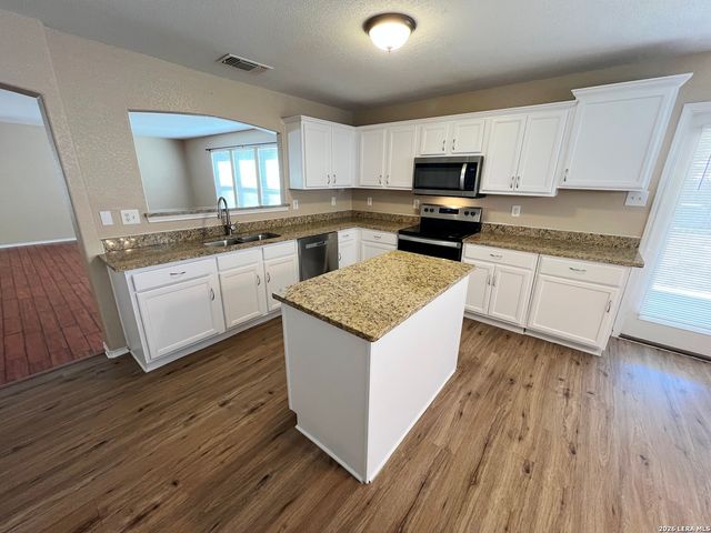 2219 Red Rock Crossing, San Antonio, TX 78245