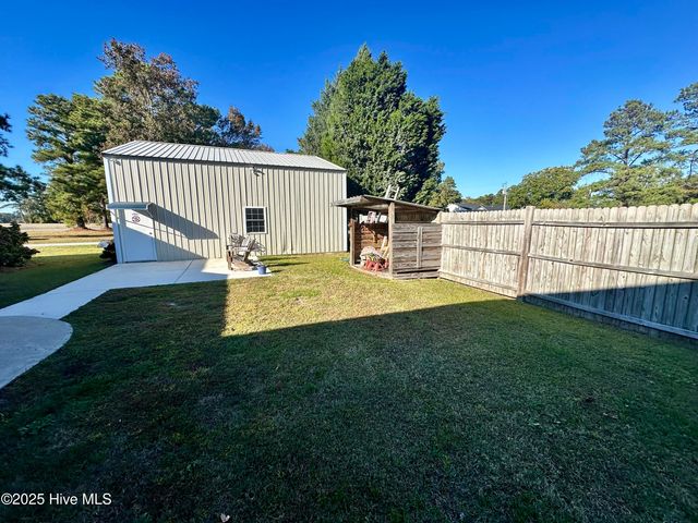 16 Port Side Lane, Belhaven, NC 27810