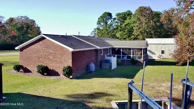 16 Port Side Lane, Belhaven, NC 27810