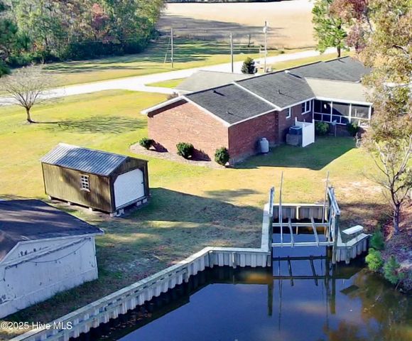 16 Port Side Lane, Belhaven, NC 27810
