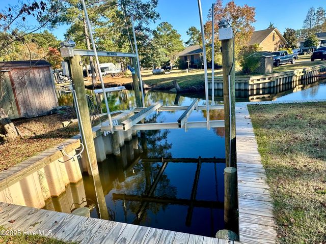 16 Port Side Lane, Belhaven, NC 27810