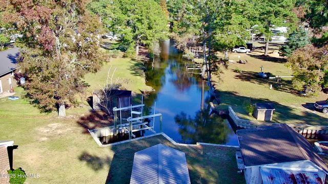 16 Port Side Lane, Belhaven, NC 27810