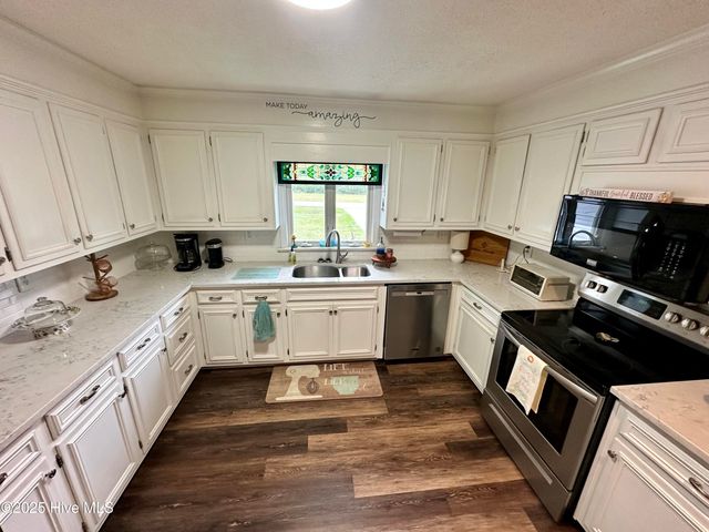 16 Port Side Lane, Belhaven, NC 27810