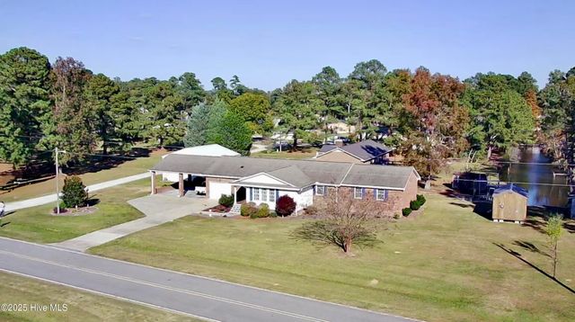 16 Port Side Lane, Belhaven, NC 27810