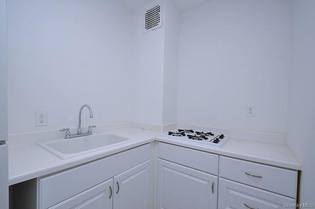 281 Garth Road B6D, Scarsdale, NY 10583