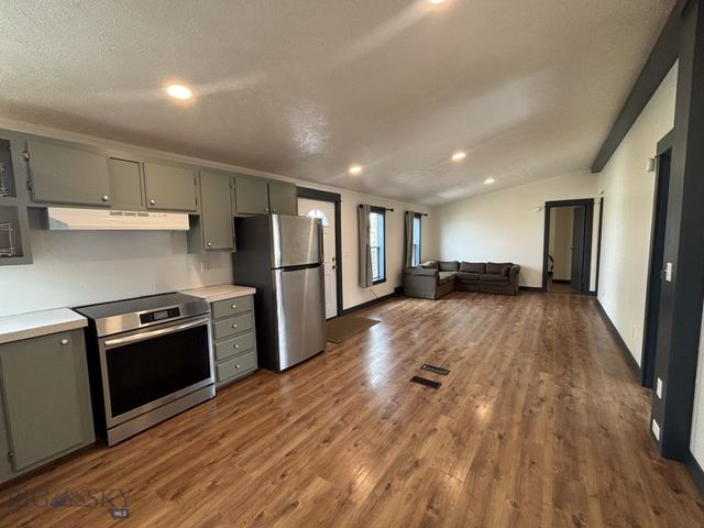 606 Meadow Circle, Belgrade, MT 59714