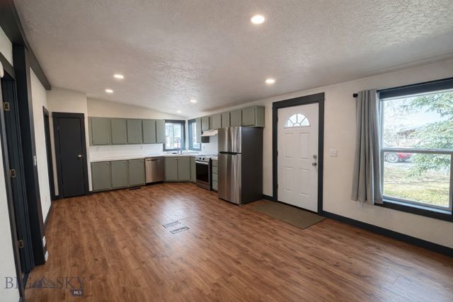 606 Meadow Circle, Belgrade, MT 59714