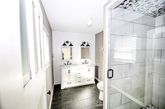 1209 Pebble Street, Bowie, TX 76230