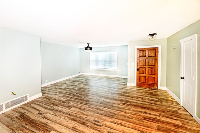 1209 Pebble Street, Bowie, TX 76230