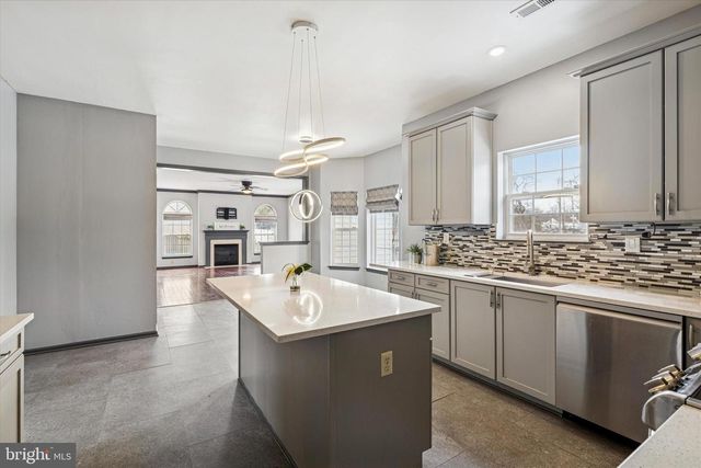 1003 CLOVER MILL CIR, Collegeville, PA 19426