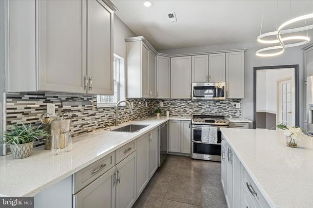 1003 CLOVER MILL CIR, Collegeville, PA 19426