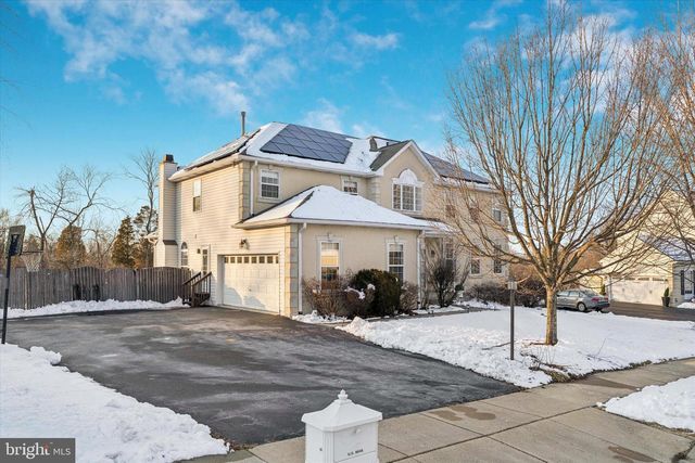 1003 CLOVER MILL CIR, Collegeville, PA 19426