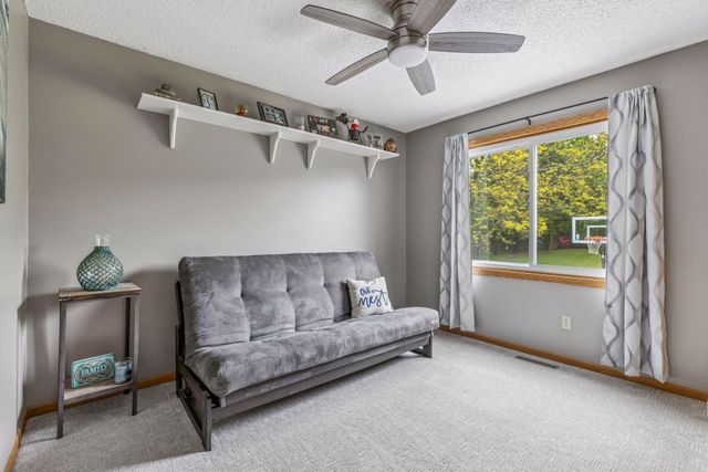 8852 Rainier Drive, Woodbury, MN 55125