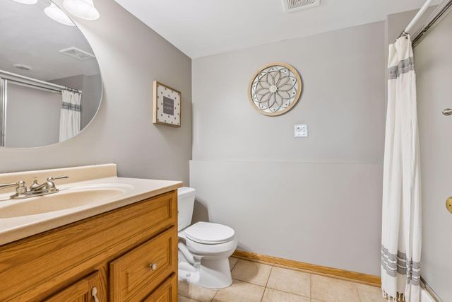 8852 Rainier Drive, Woodbury, MN 55125