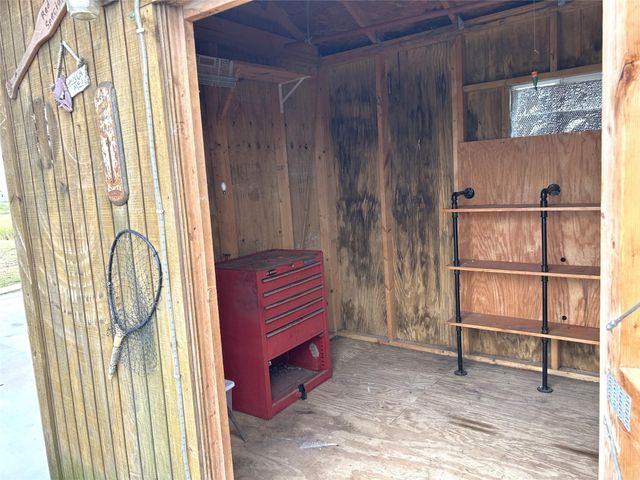 62 Oceania Street, Sargent, TX 77414