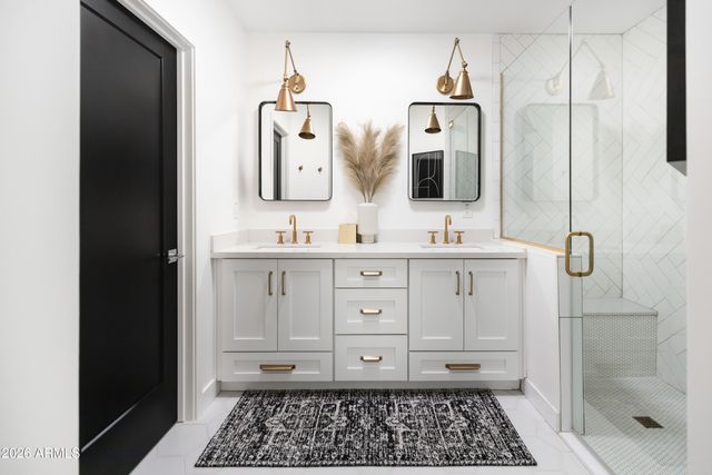 3830 E DEVONSHIRE Avenue, Phoenix, AZ 85018