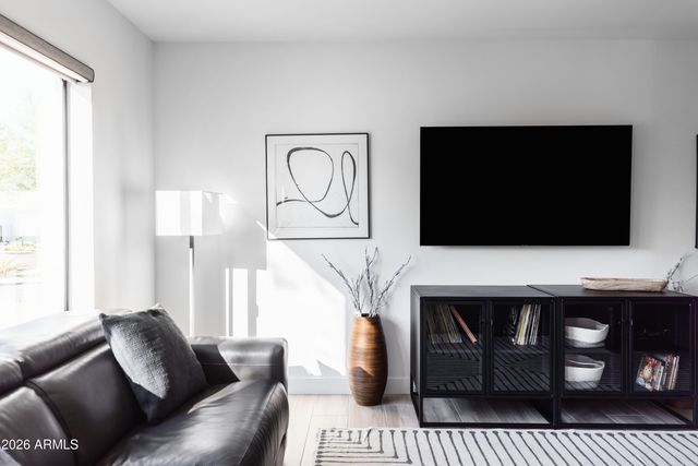 3830 E DEVONSHIRE Avenue, Phoenix, AZ 85018