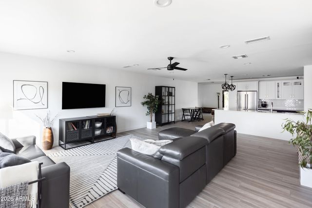 3830 E DEVONSHIRE Avenue, Phoenix, AZ 85018