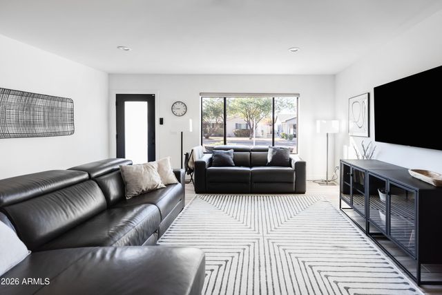 3830 E DEVONSHIRE Avenue, Phoenix, AZ 85018