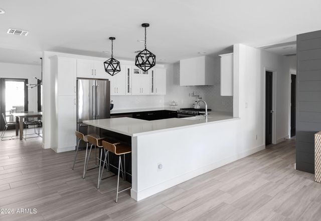 3830 E DEVONSHIRE Avenue, Phoenix, AZ 85018