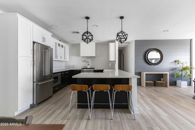 3830 E DEVONSHIRE Avenue, Phoenix, AZ 85018