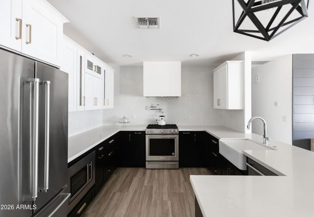 3830 E DEVONSHIRE Avenue, Phoenix, AZ 85018