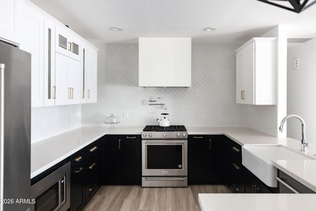 3830 E DEVONSHIRE Avenue, Phoenix, AZ 85018