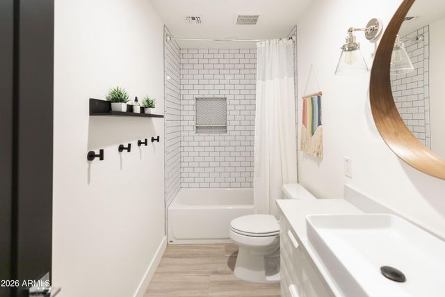 3830 E DEVONSHIRE Avenue, Phoenix, AZ 85018