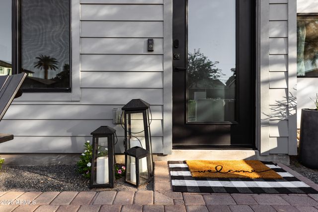 3830 E DEVONSHIRE Avenue, Phoenix, AZ 85018