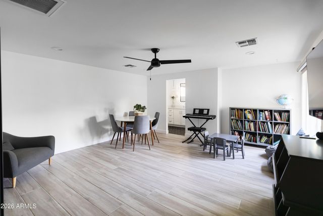 3830 E DEVONSHIRE Avenue, Phoenix, AZ 85018