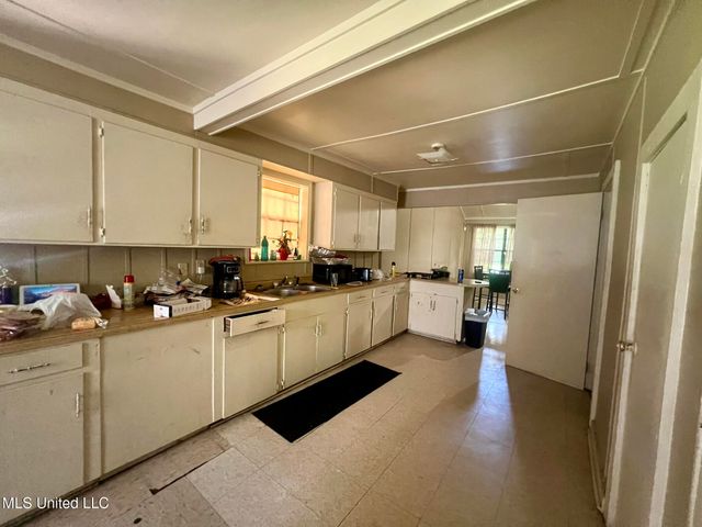 602 S Bayou Avenue, Cleveland, MS 38732