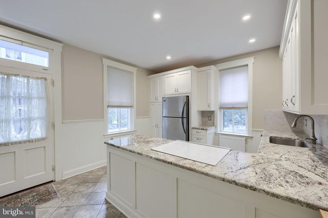 536 E KING ST, Lancaster, PA 17602