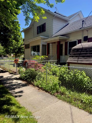 200 Raymond Street, Bay City, MI 48706