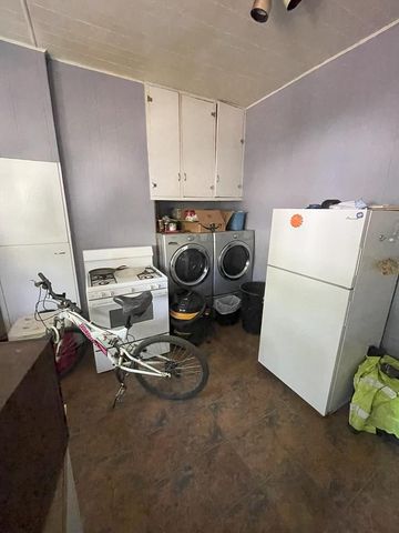 805 E Holland Avenue, Alpine, TX 79830