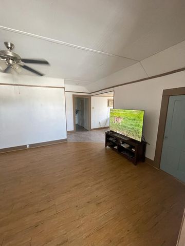 805 E Holland Avenue, Alpine, TX 79830