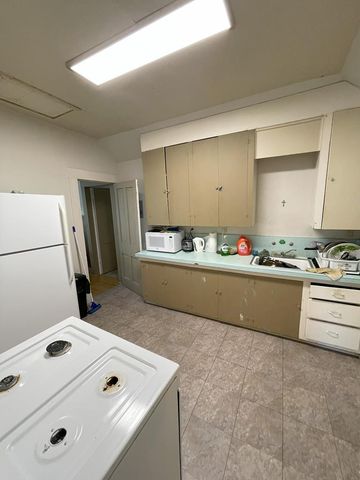 805 E Holland Avenue, Alpine, TX 79830