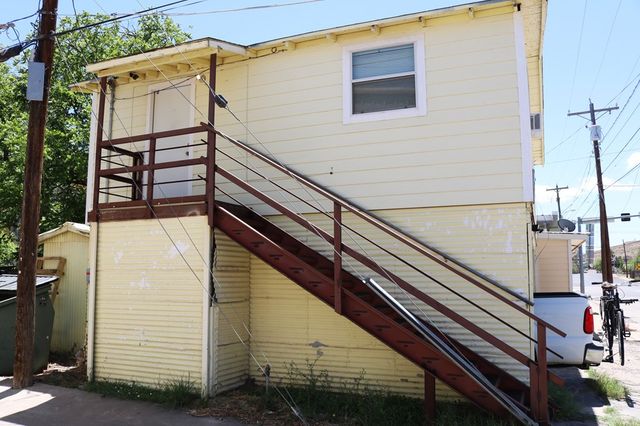 805 E Holland Avenue, Alpine, TX 79830