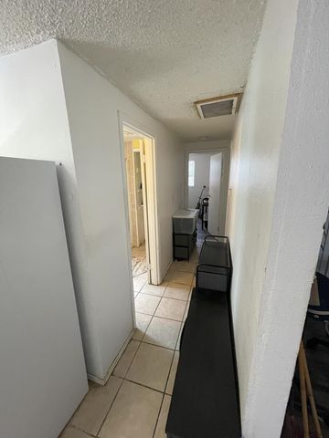 805 E Holland Avenue, Alpine, TX 79830