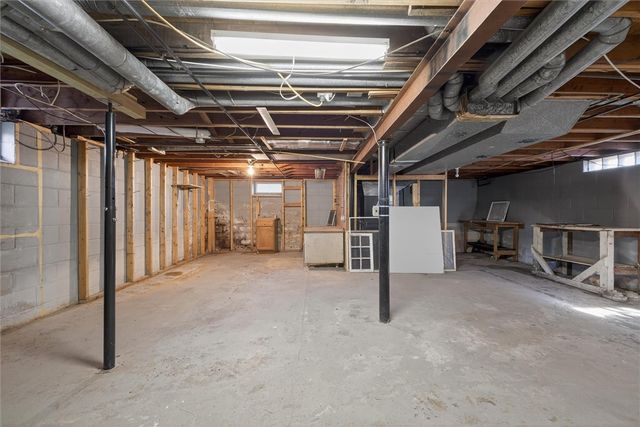 207 Edgemere Drive, Greece, NY 14612