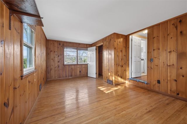 207 Edgemere Drive, Greece, NY 14612