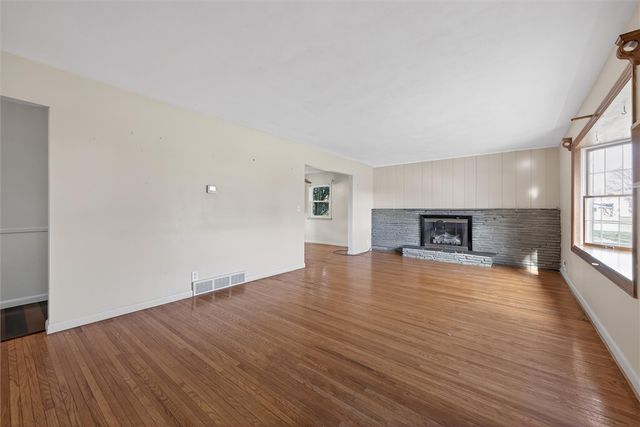 207 Edgemere Drive, Greece, NY 14612