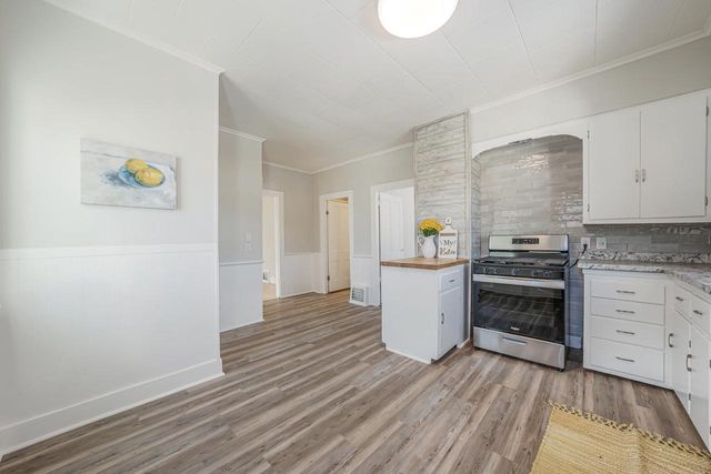 1370 CEAPE AVENUE, Oshkosh, WI 54901