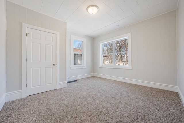 1370 CEAPE AVENUE, Oshkosh, WI 54901