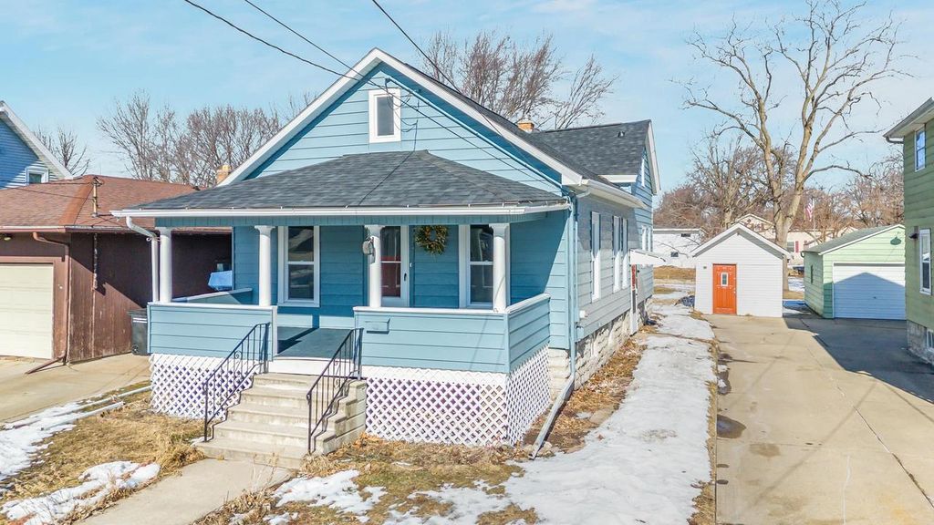 1370 CEAPE AVENUE, Oshkosh, WI 54901