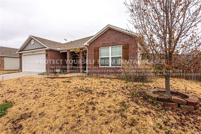1336 S Splash Drive, Fayetteville, AR 72701