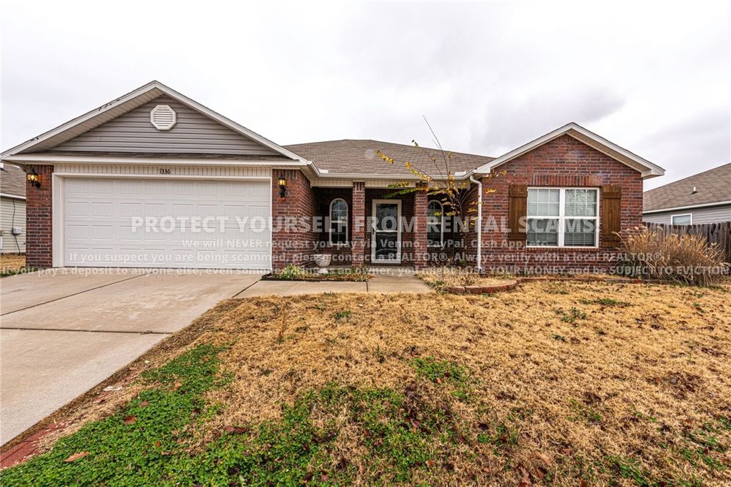 1336 S Splash Drive, Fayetteville, AR 72701