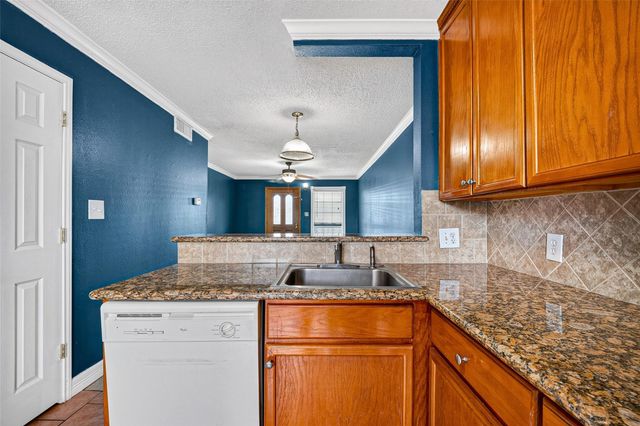 1220 Shadowdale Drive 6, Houston, TX 77043