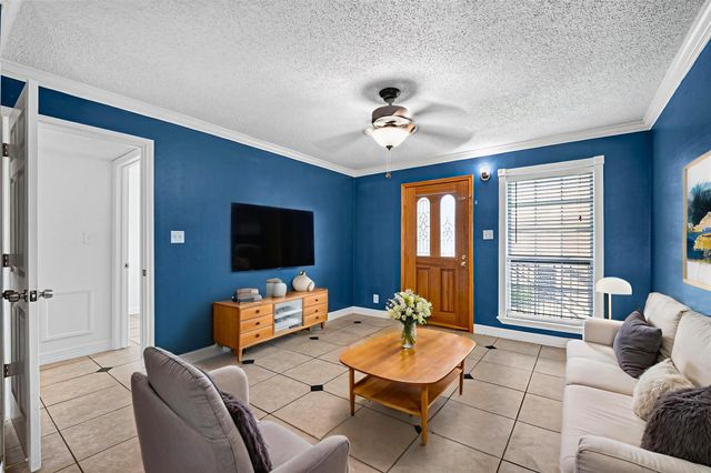 1220 Shadowdale Drive 6, Houston, TX 77043